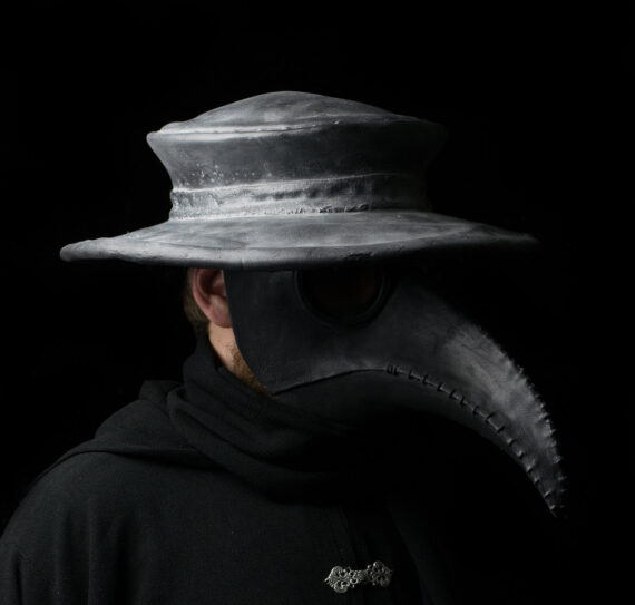 Traditional Black Plague Doctor mask and hat - Image 4